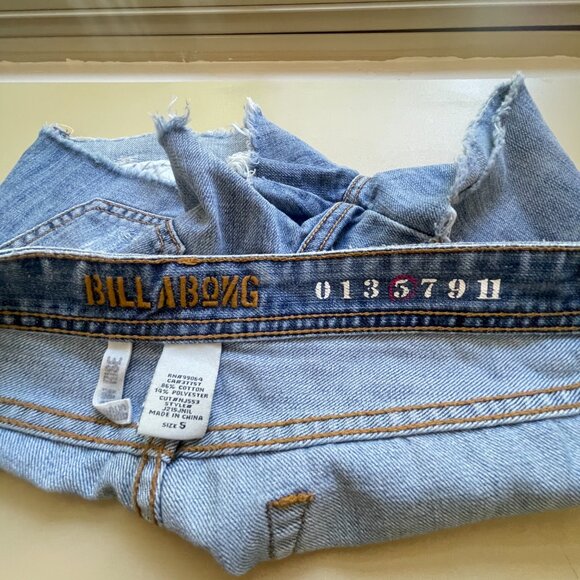 Billabong Shorts 5 Blue Denim Jean Studs Distressed - Picture 7 of 10
